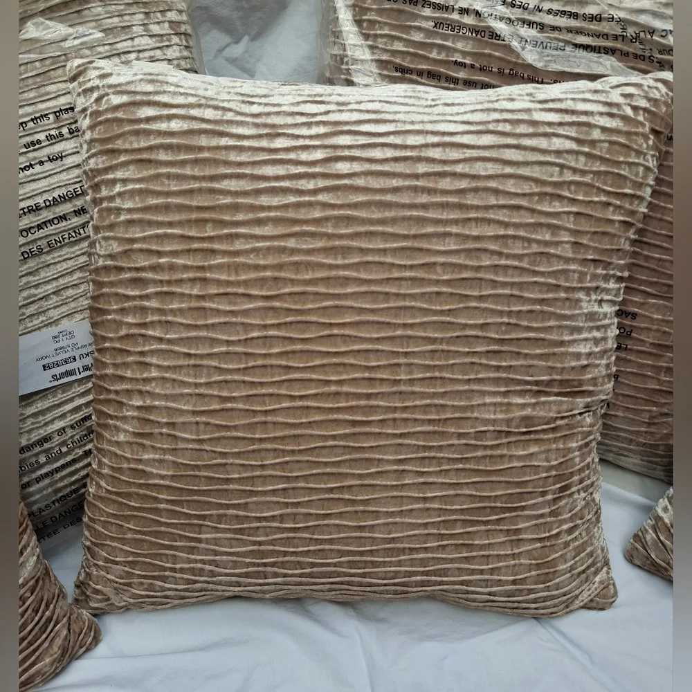 Vintage Pier 1 Ripple Velvet Ivory Set Of 5 Accent Pillows Throw Pillows